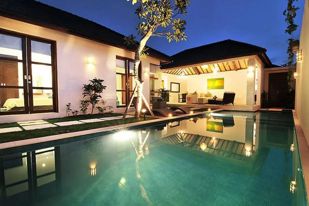 Arama Poolside Villa Seminyak
